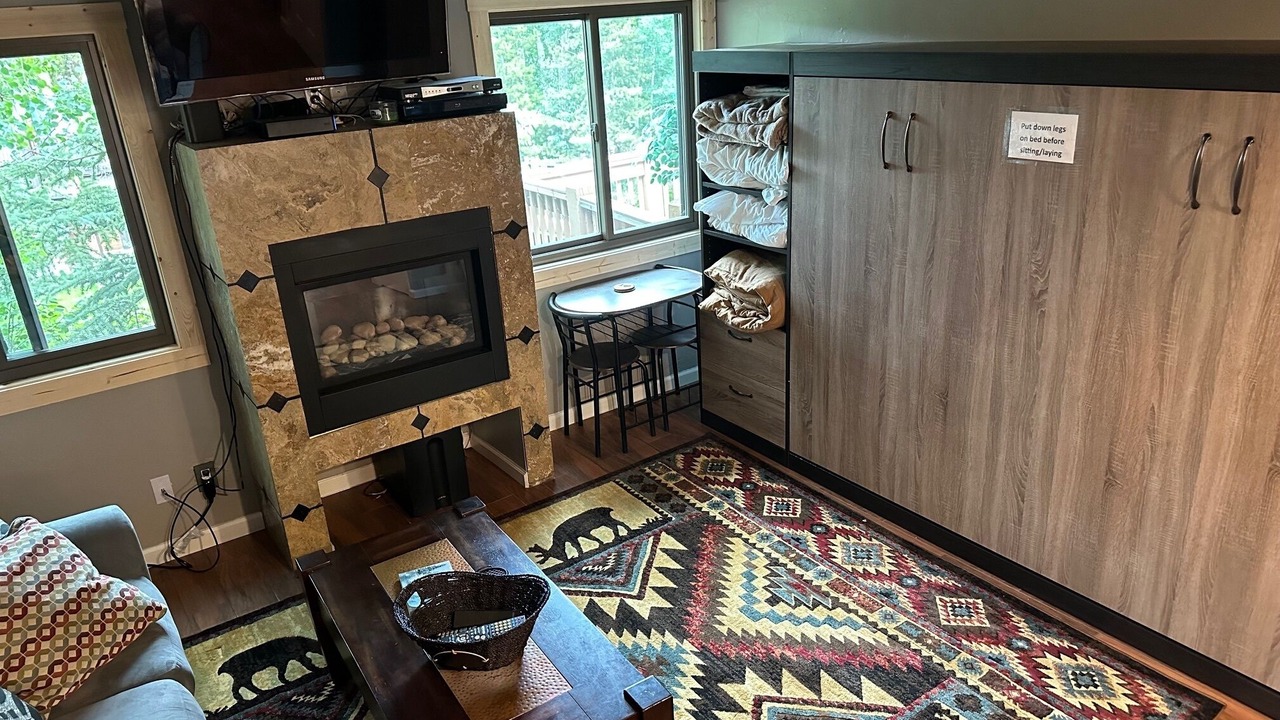 Photo of Livingroom in Four O'Clock