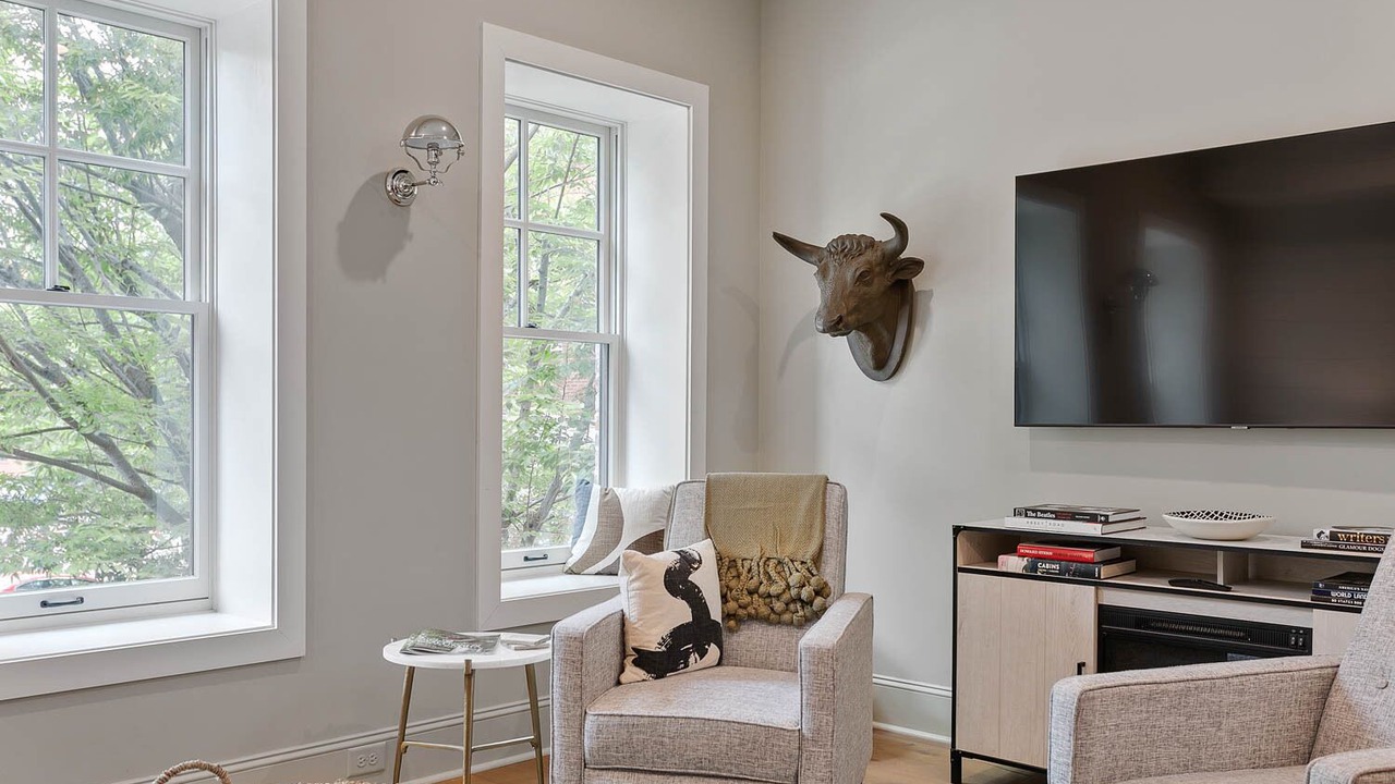 Photo of Livingroom in Downtown