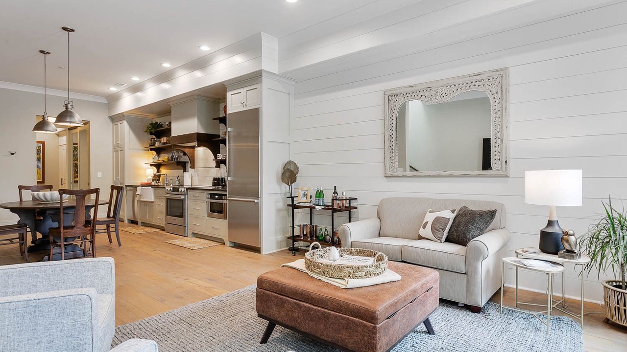 Photo of Livingroom in Downtown