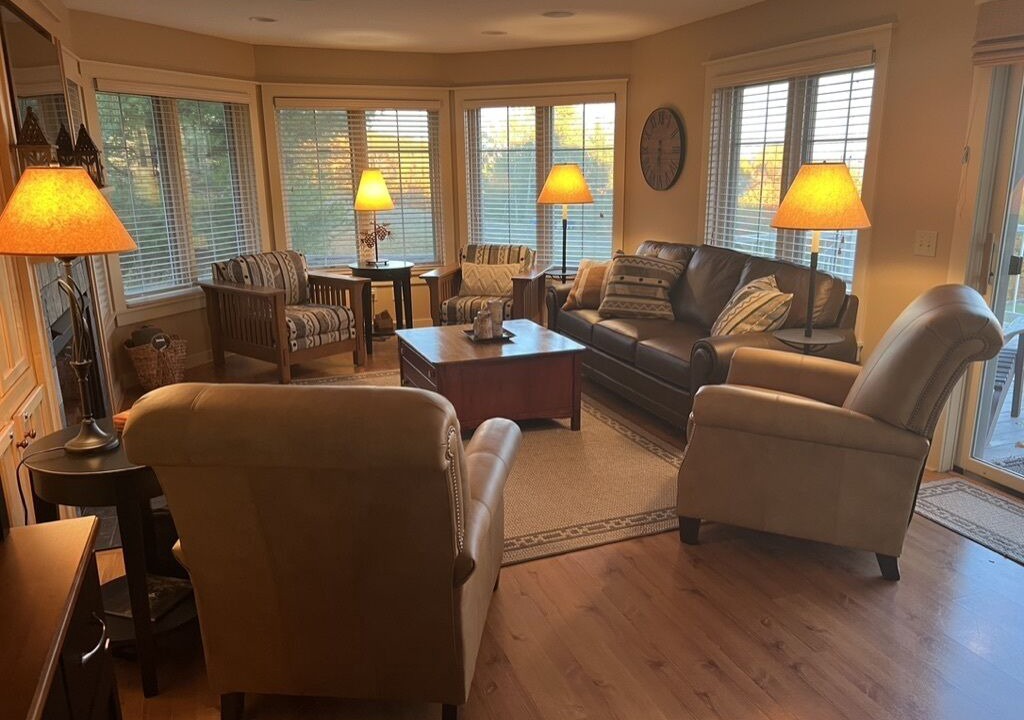 Photo of Livingroom in Thompsonville