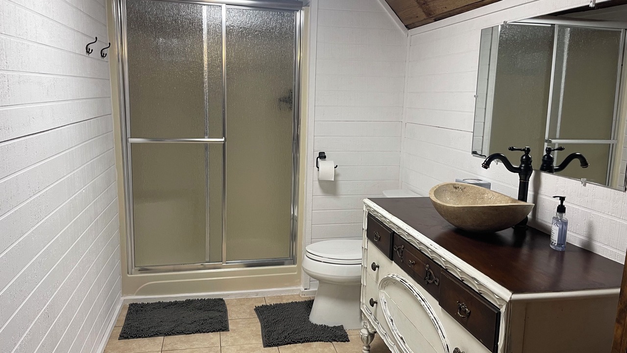 Photo of Bathroom in Seymour