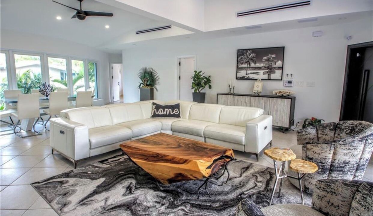Photo of Livingroom in Harbor Beach