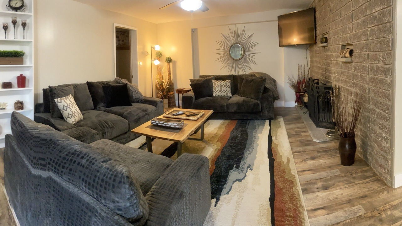 Photo of Livingroom in Bountiful