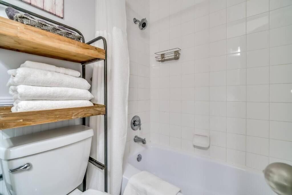Photo of Bathroom in North Capitol