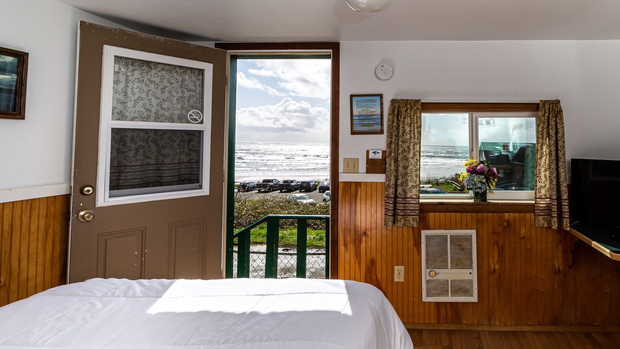 Photo of Bedroom in Oceanside