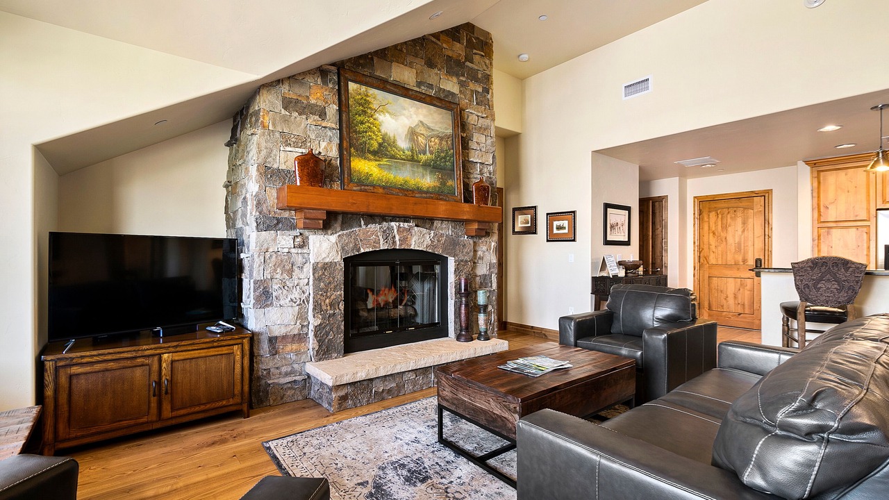 Photo of Livingroom in Avon