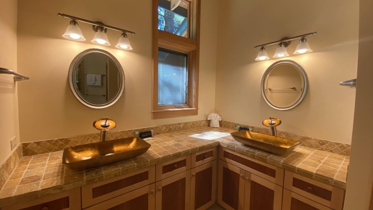 Photo of Bathroom in Dunes City