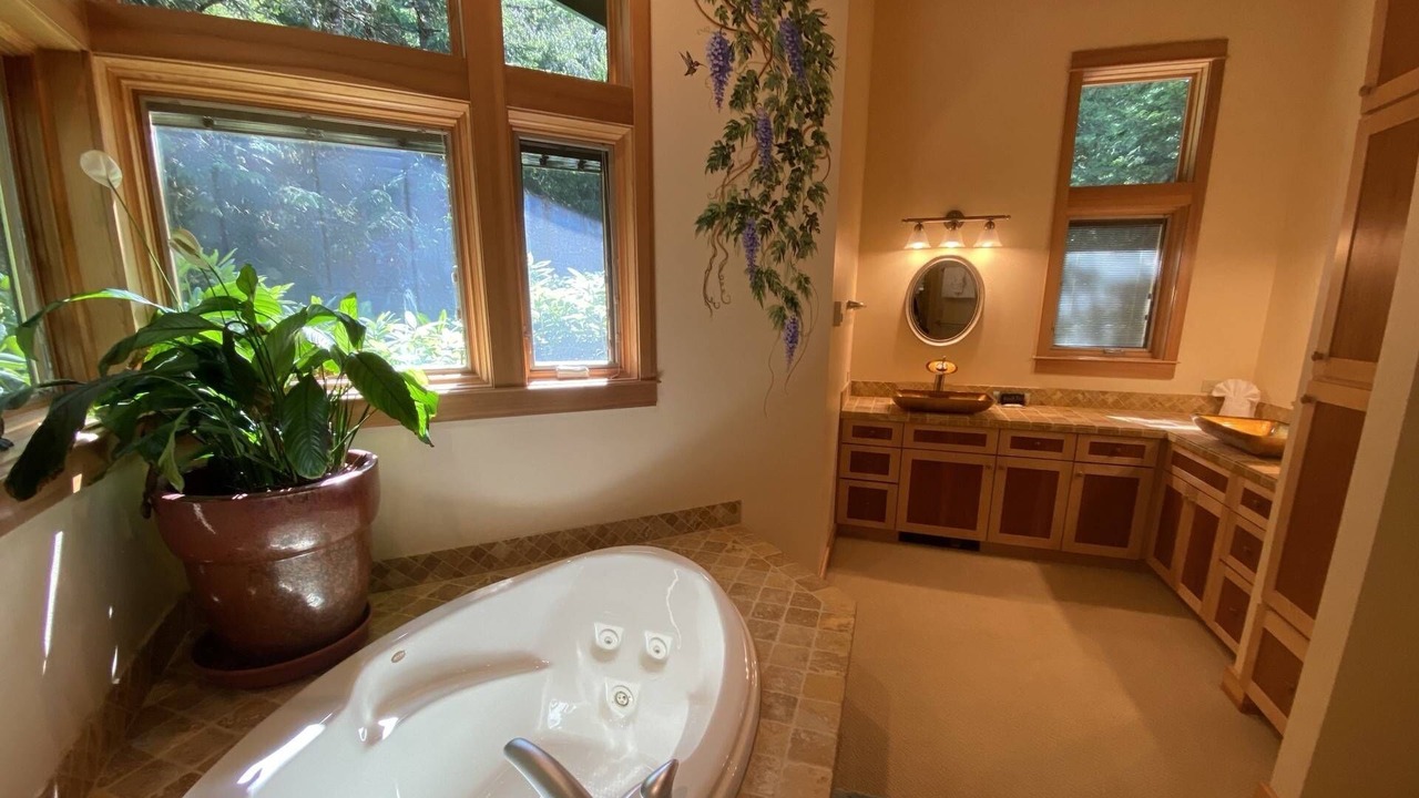 Photo of Bathroom in Dunes City