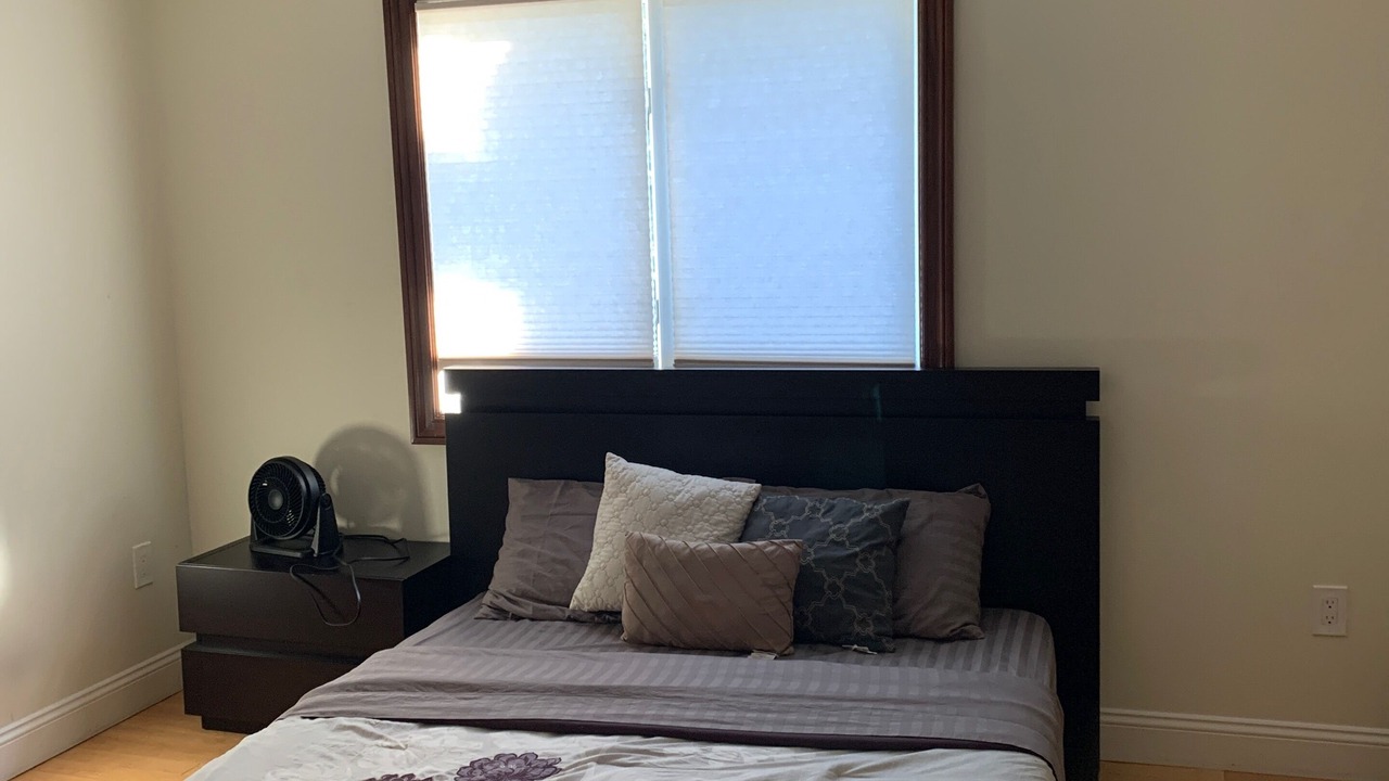 Photo of Bedroom in Muttontown
