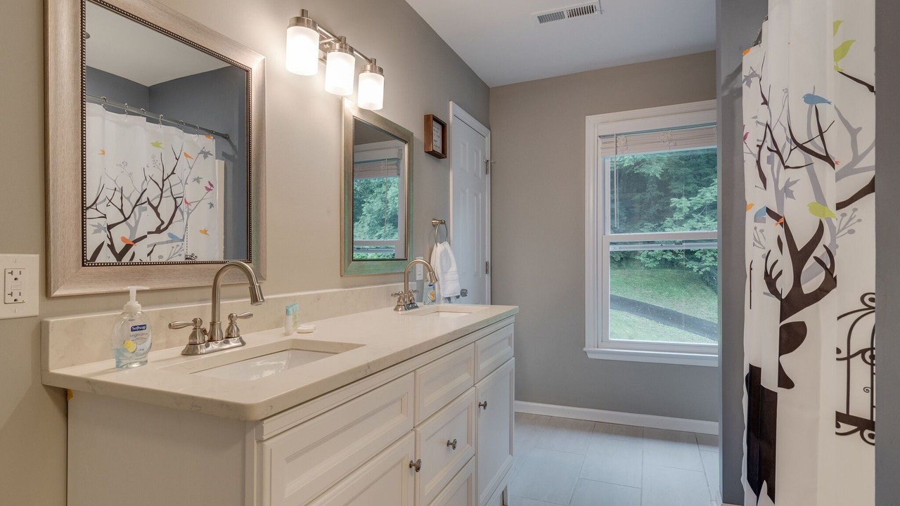 Photo of Bathroom in Kedron