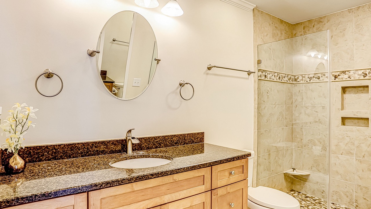 Photo of Bathroom in Folly Field