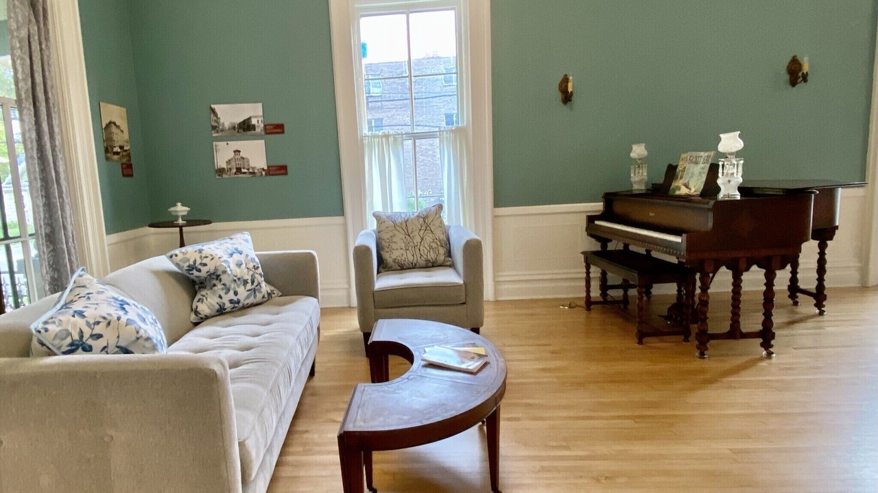 Photo of Livingroom in Oshkosh