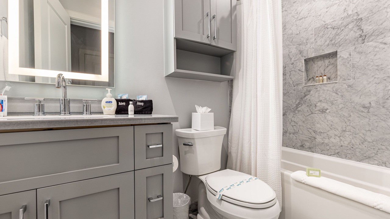 Photo of Bathroom in Arts/Warehouse District