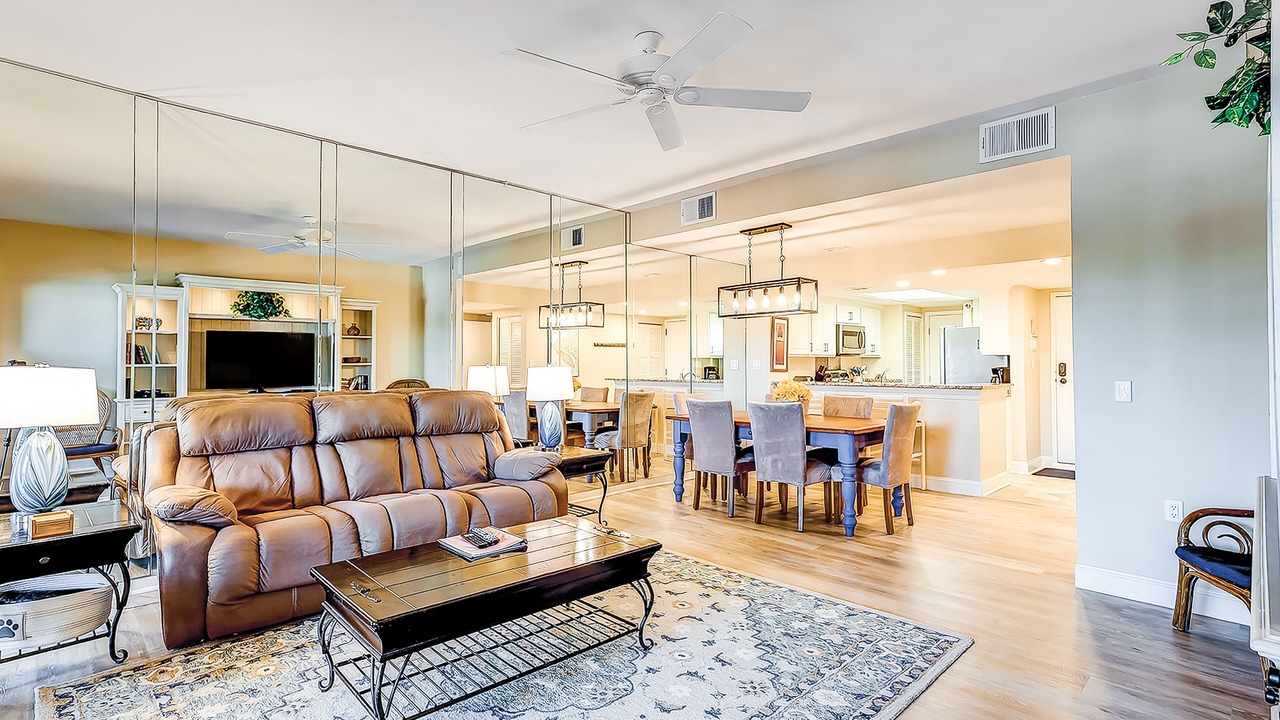 Photo of Livingroom in Shelter Cove