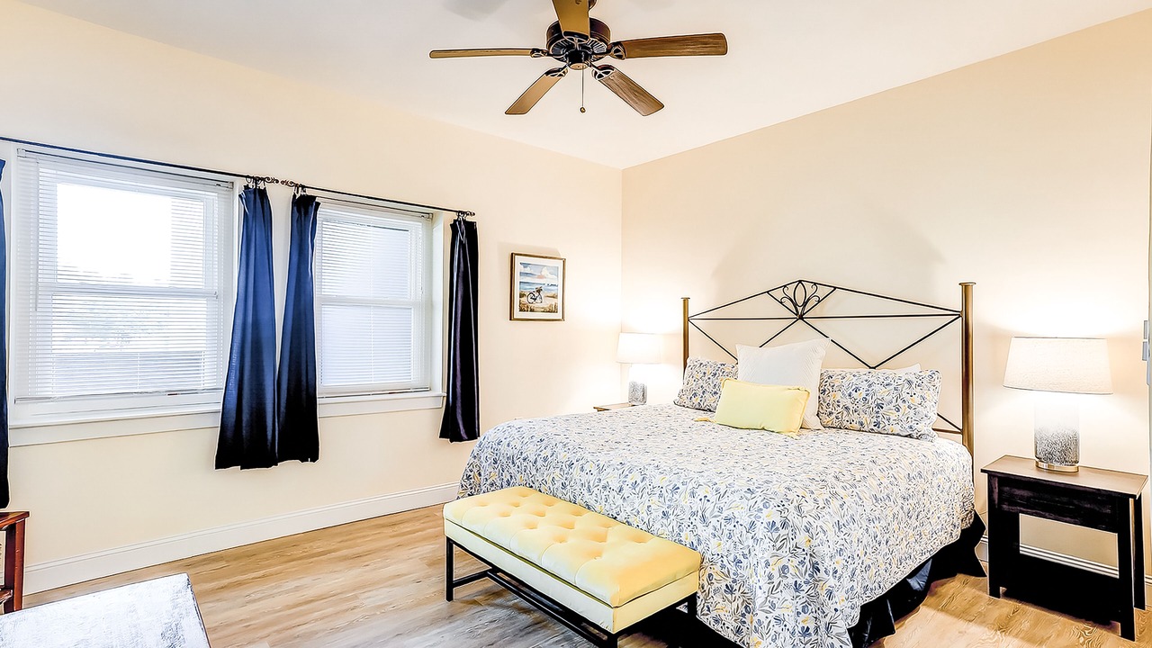 Photo of Bedroom in Shelter Cove