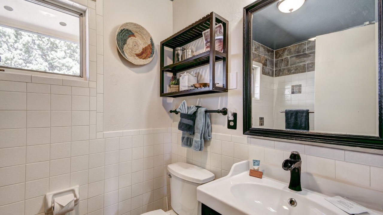 Photo of Bathroom in Canoncito