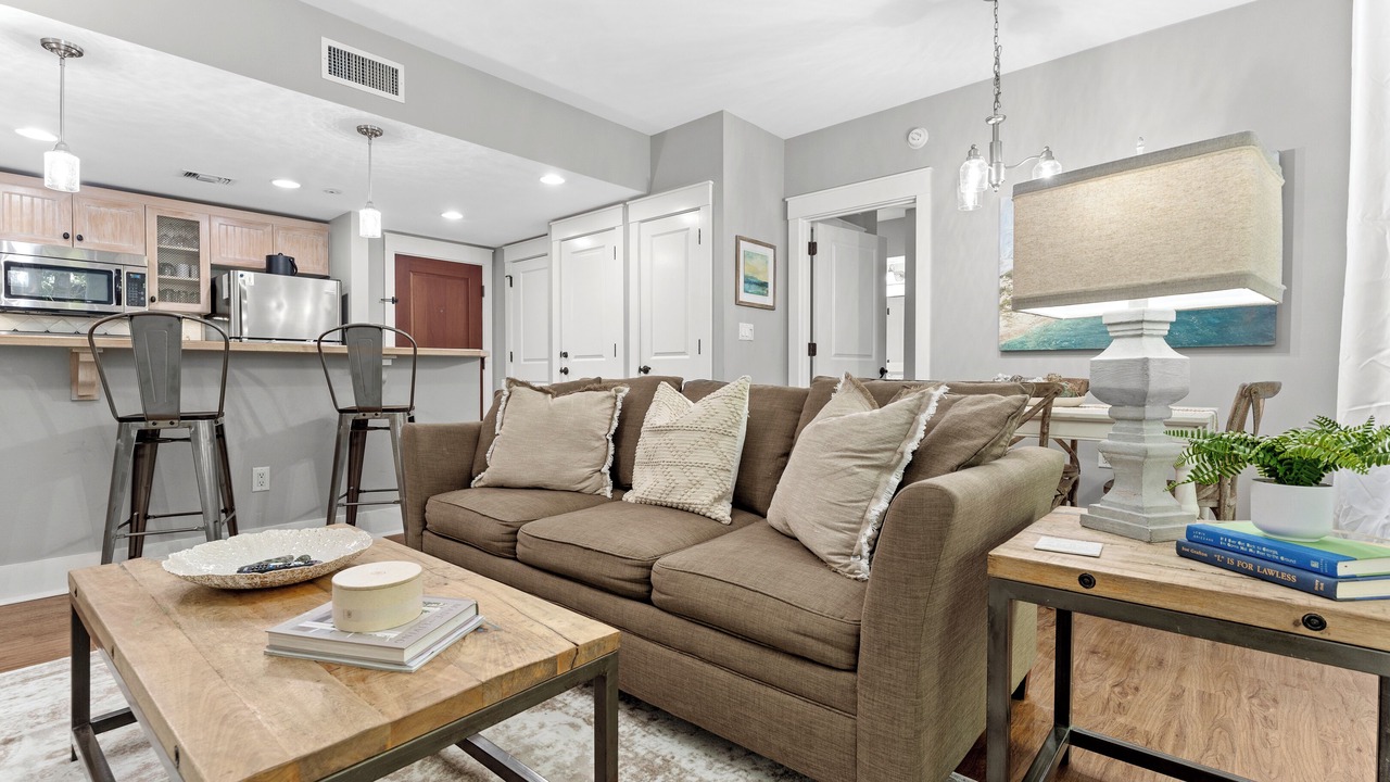 Photo of Livingroom in Baytowne Wharf