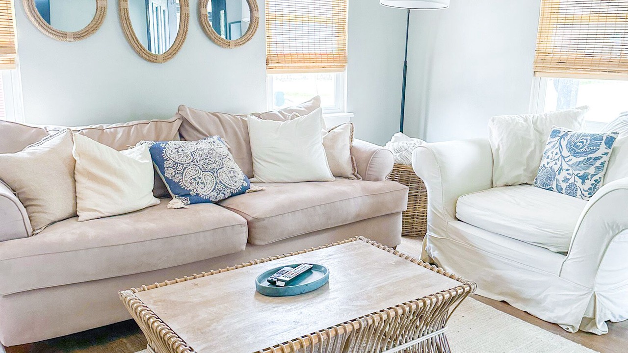 Photo of Livingroom in Browns Lake