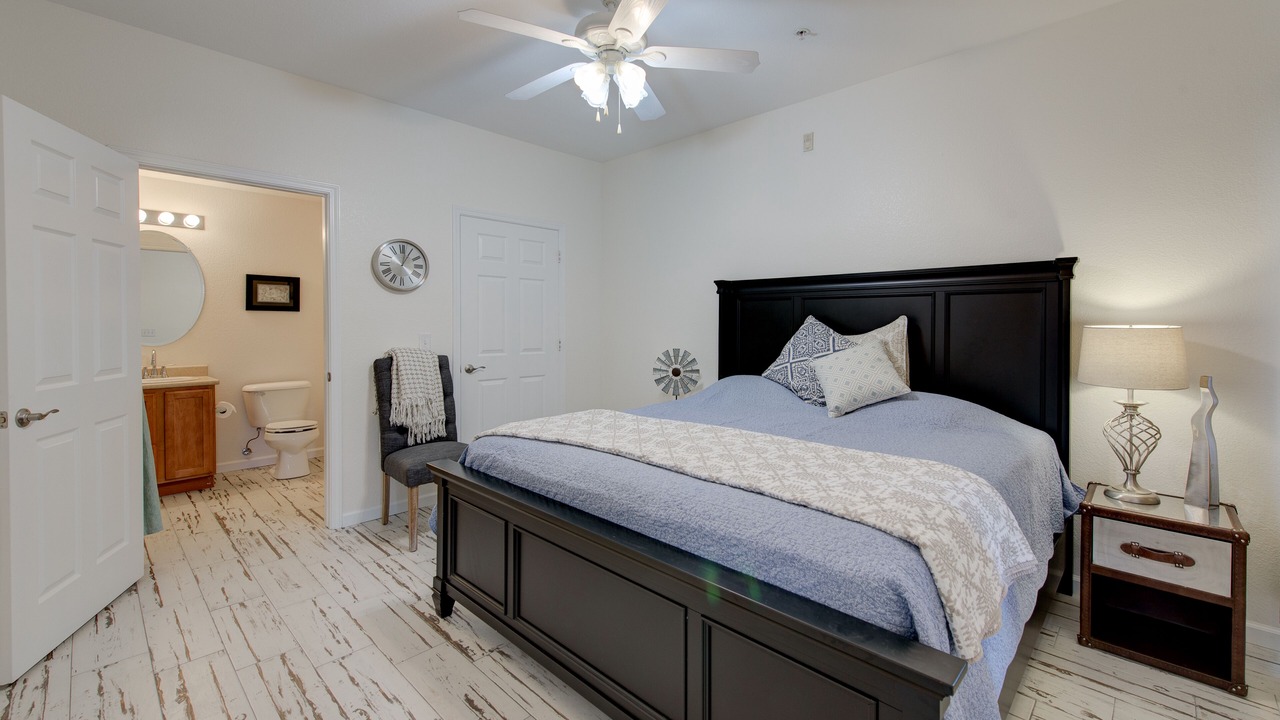 Photo of Bedroom in Aurora