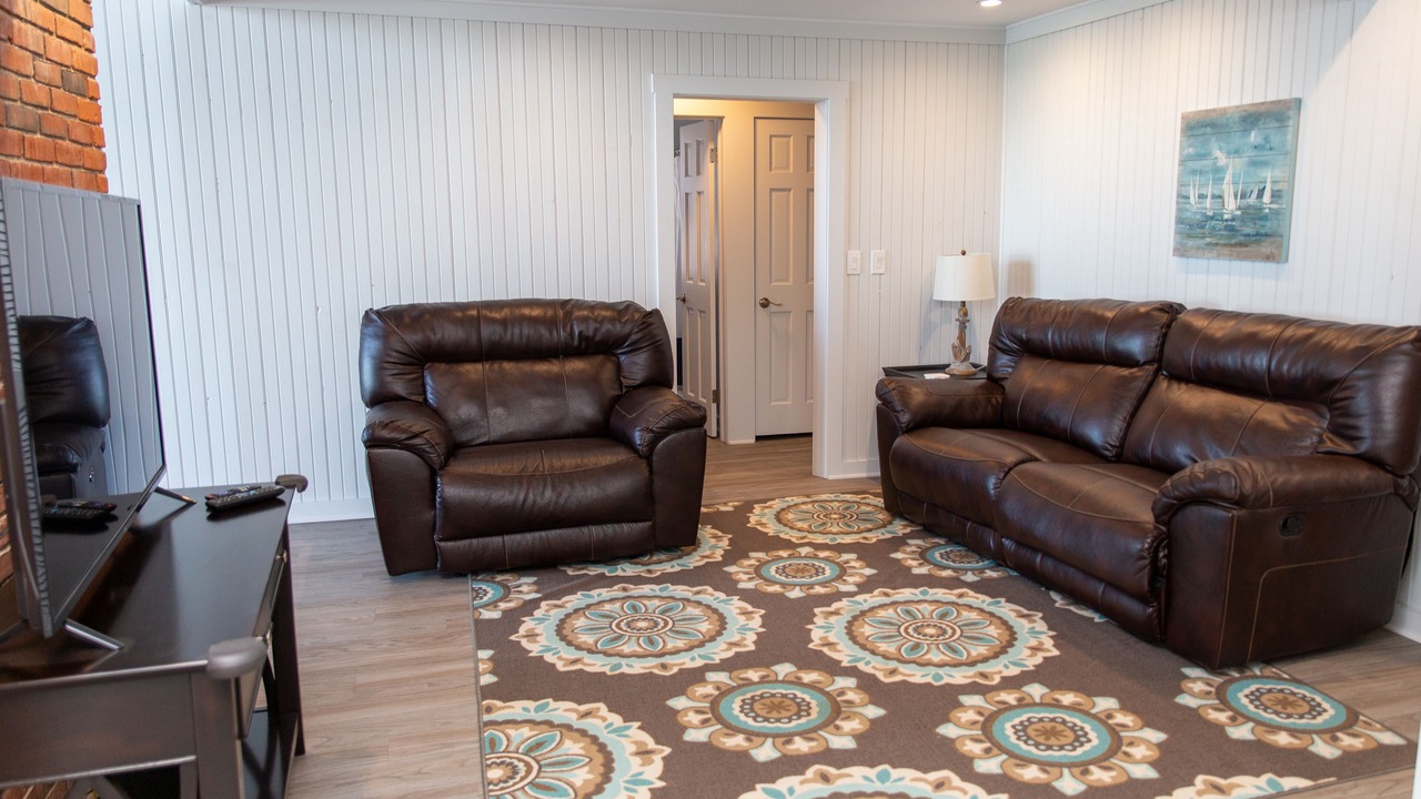 Photo of Livingroom in Madison-on-the-Lake