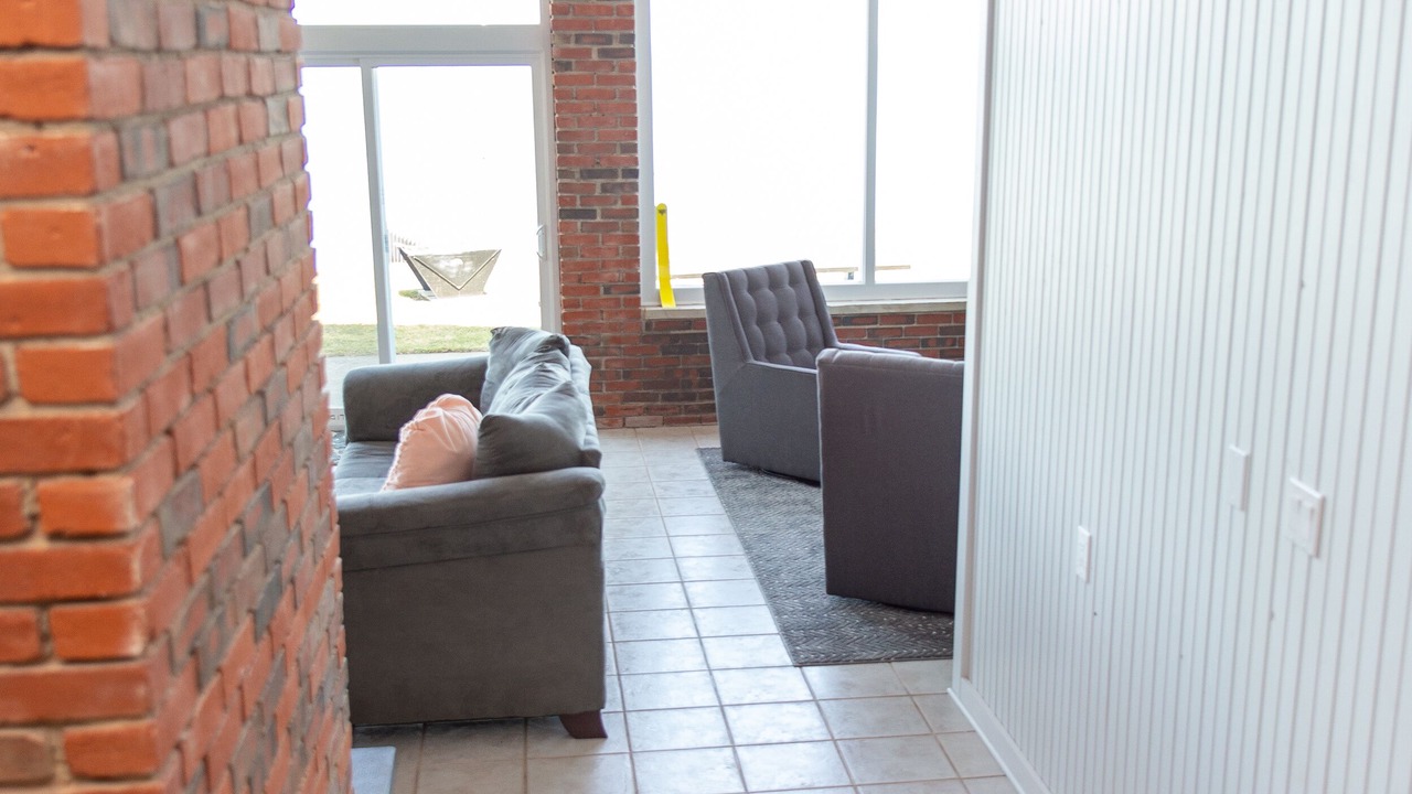 Photo of Livingroom in Madison-on-the-Lake