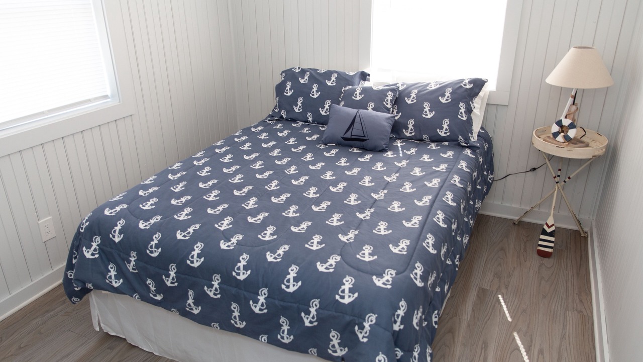 Photo of Bedroom in Madison-on-the-Lake