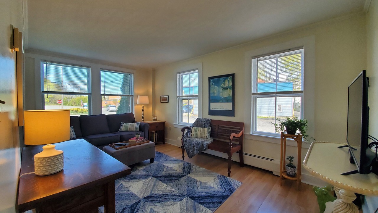 Photo of Livingroom in Rockland