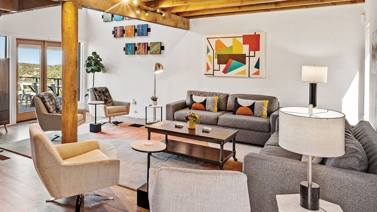 Photo of Livingroom in North Hills