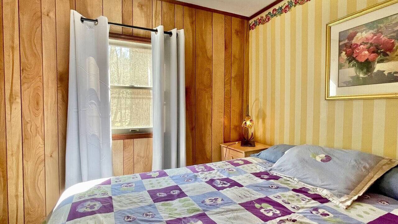 Photo of Bedroom in Berkeley Springs