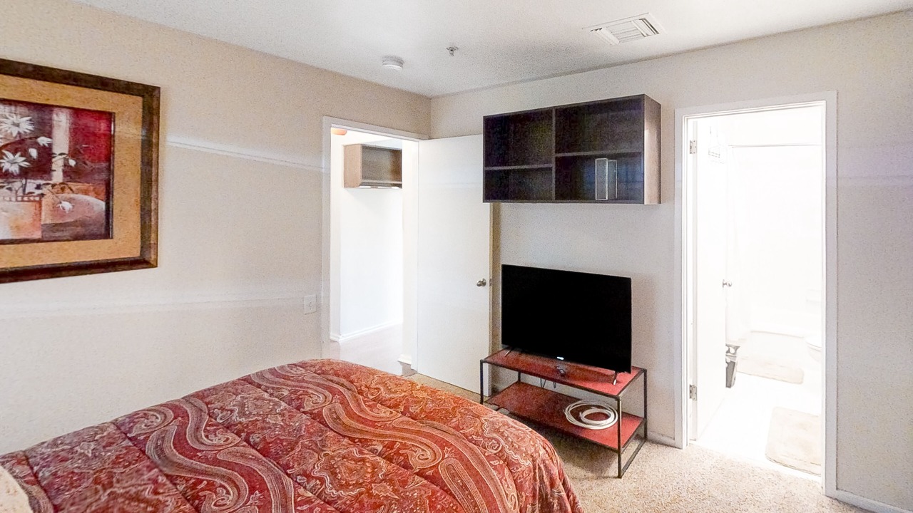 Photo of Bedroom in North Capitol