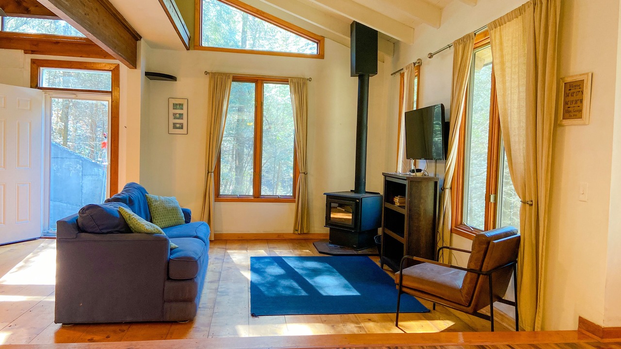 Photo of Livingroom in Ellijay