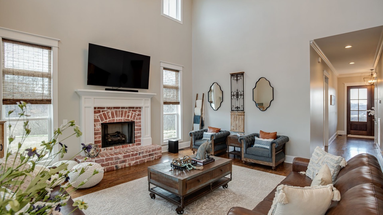 Photo of Livingroom in Thompson's Station