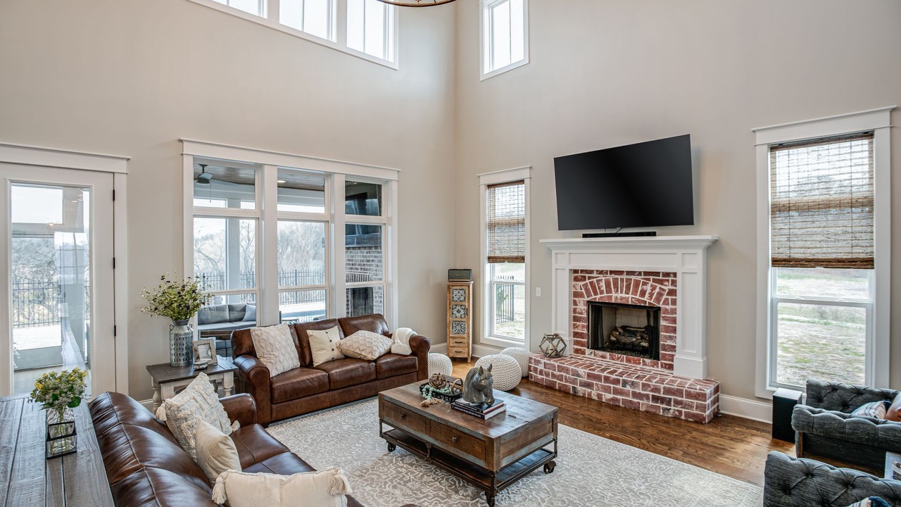 Photo of Livingroom in Thompson's Station
