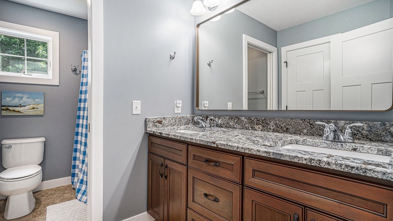 Photo of Bathroom in Miami Park