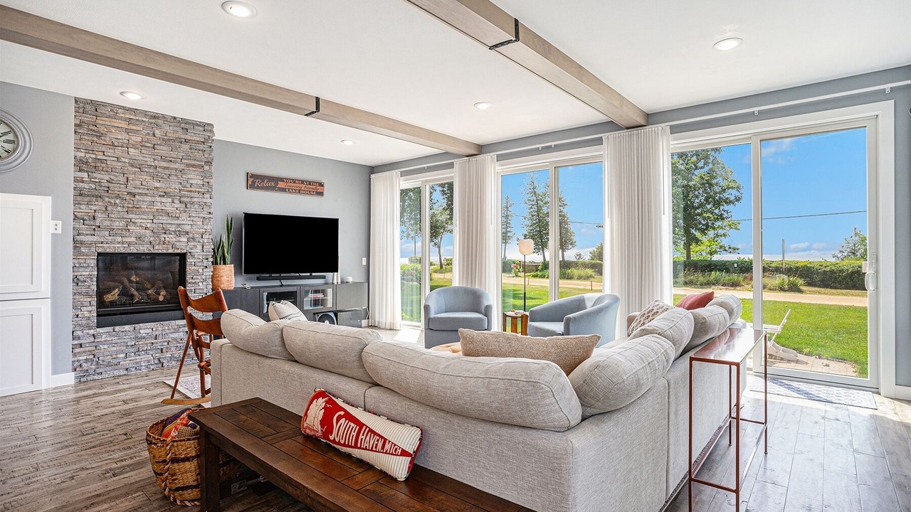 Photo of Livingroom in Miami Park