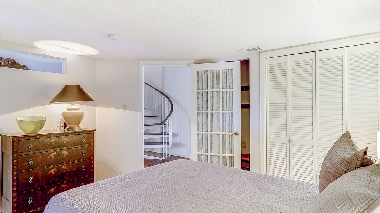 Photo of Bedroom in Shelter Cove