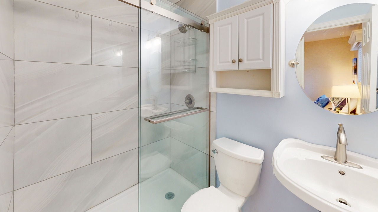 Photo of Bathroom in Folly Field
