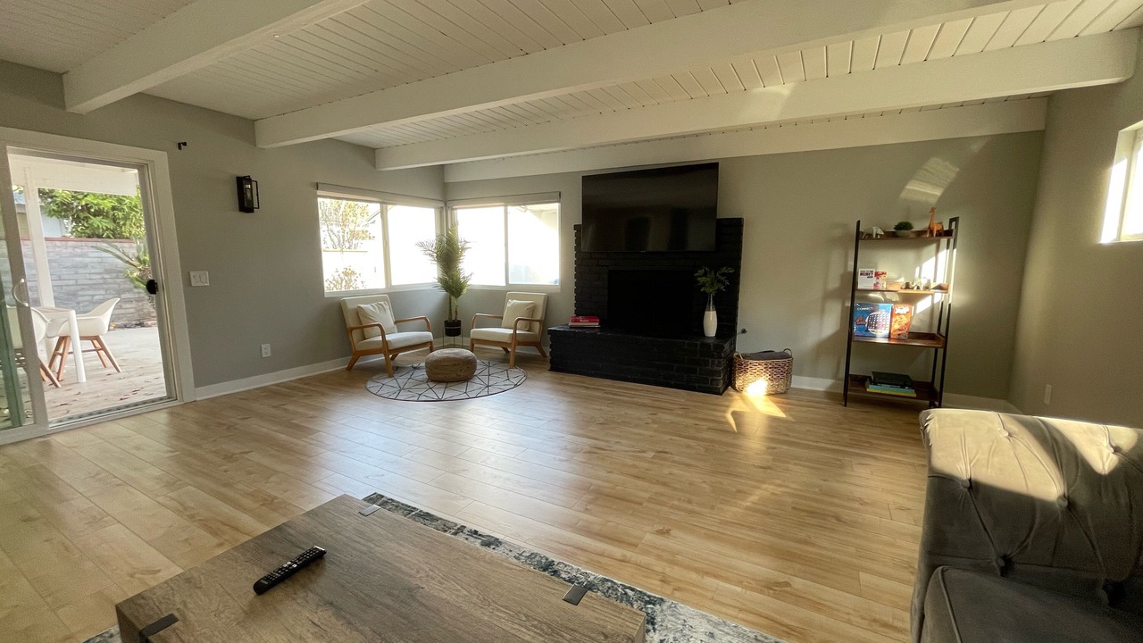 Photo of Livingroom in Burbank