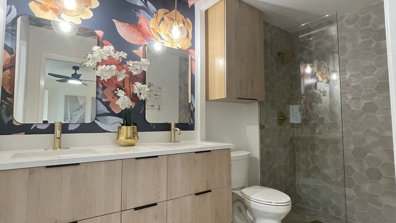 Photo of Bathroom in Village Oaks