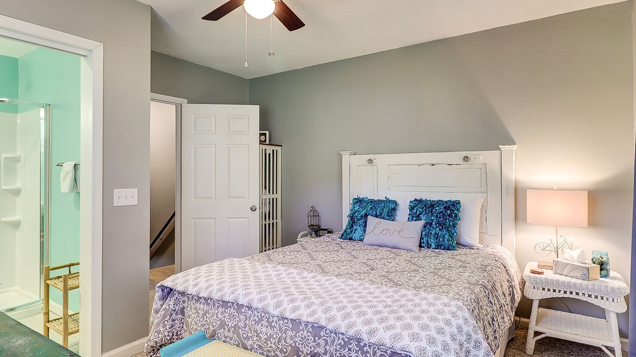 Photo of Bedroom in Folly Field