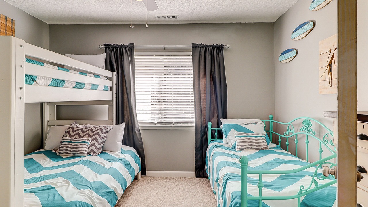 Photo of Bedroom in Folly Field
