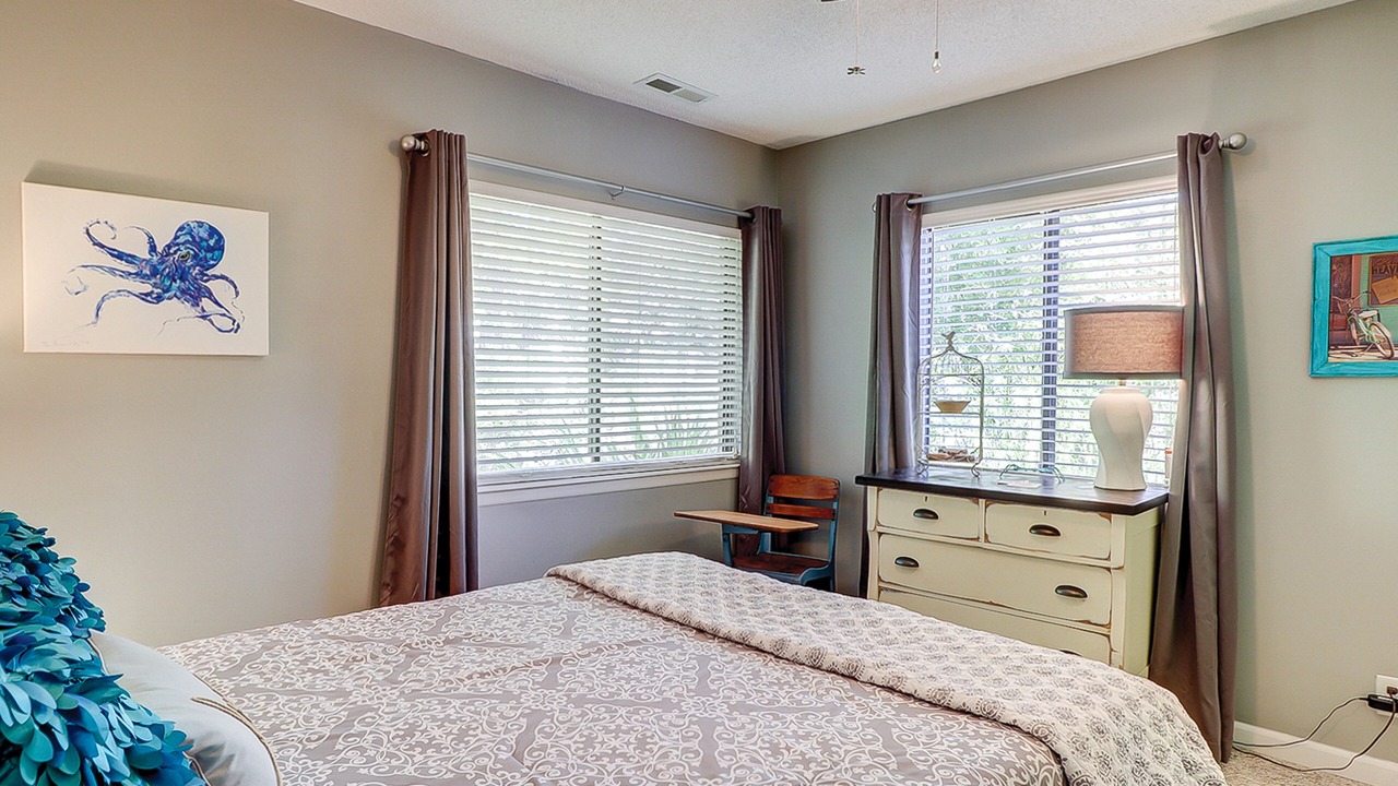 Photo of Bedroom in Folly Field