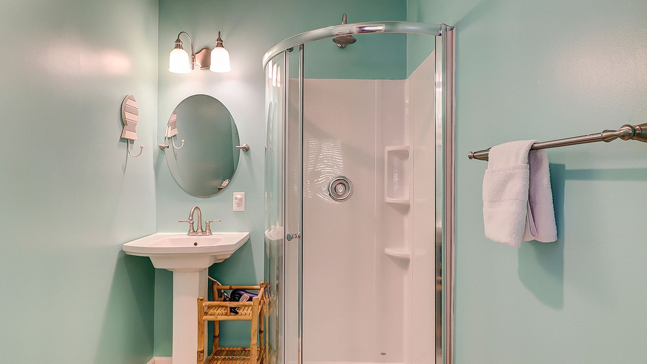 Photo of Bathroom in Folly Field