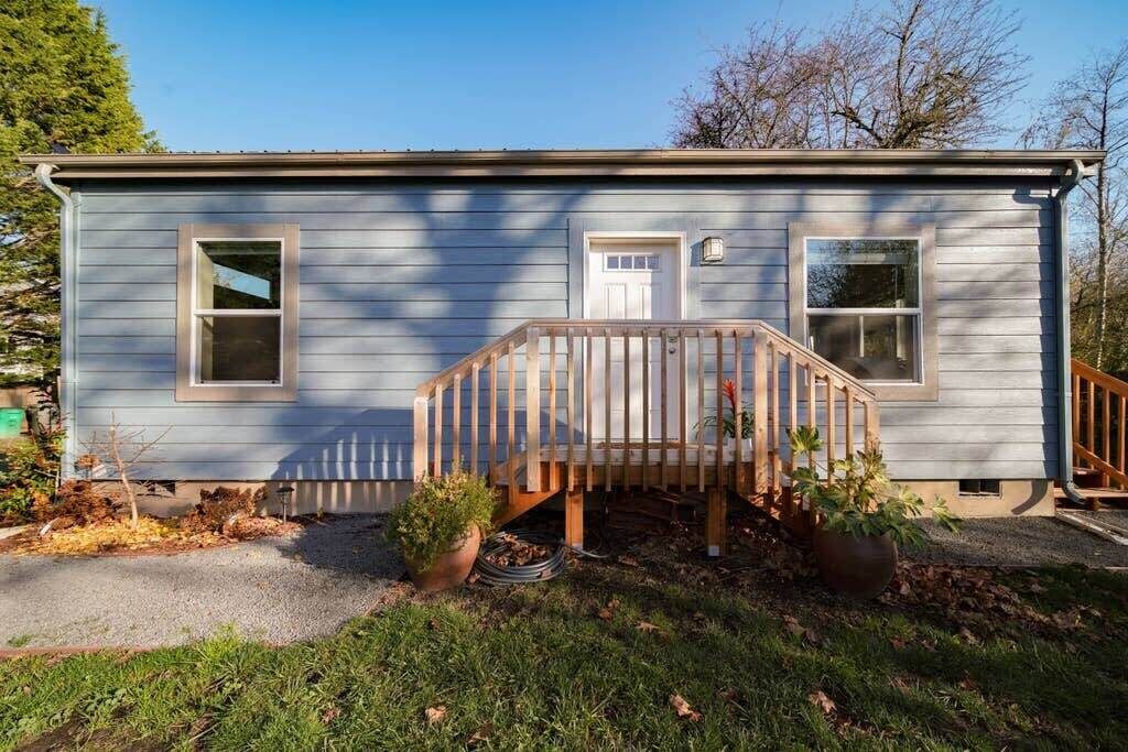 Photo of Outdoor in Bridlemile