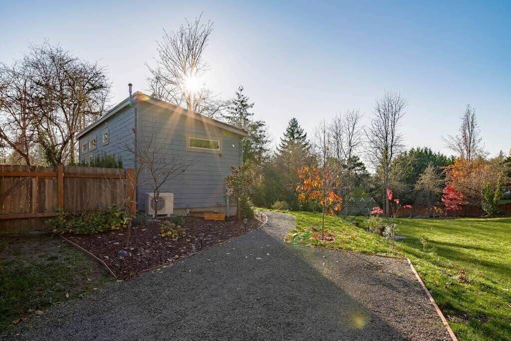 Photo of Outdoor in Bridlemile