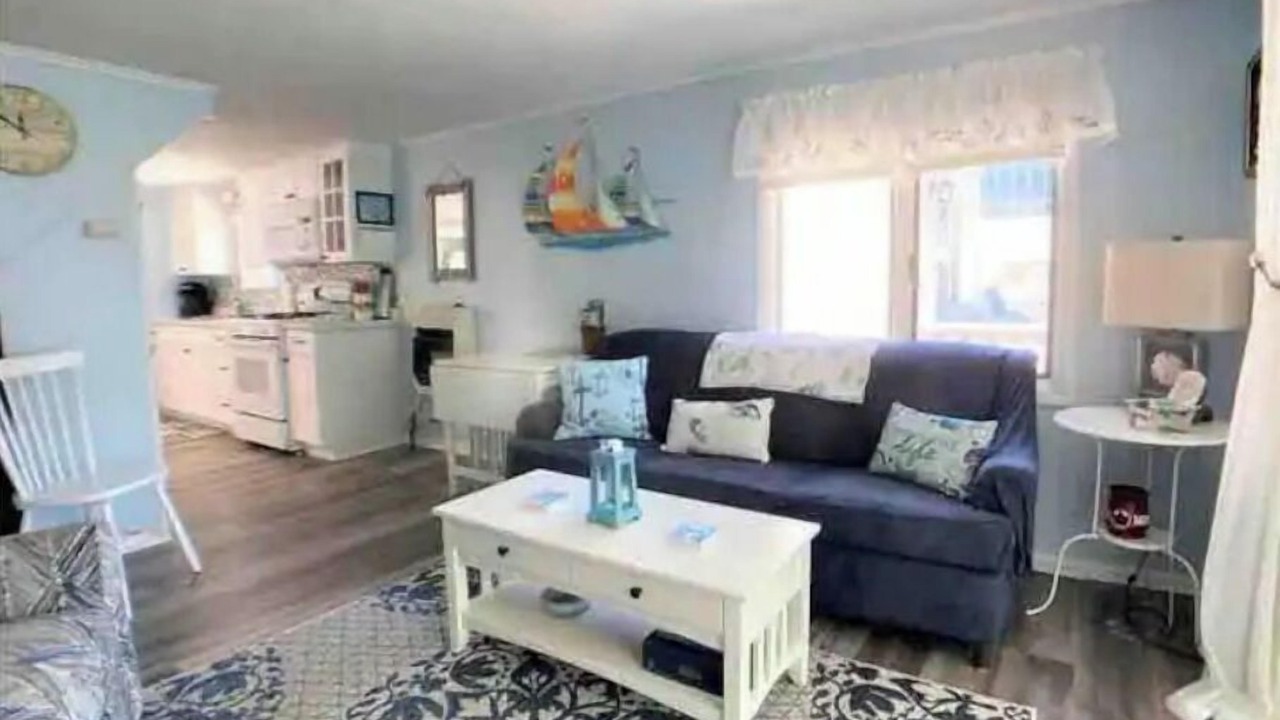 Photo of Livingroom in Ashville