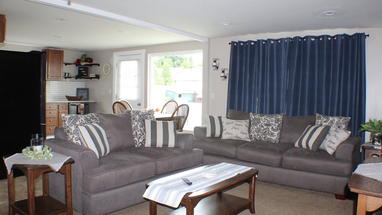Photo of Livingroom in Sugarcreek