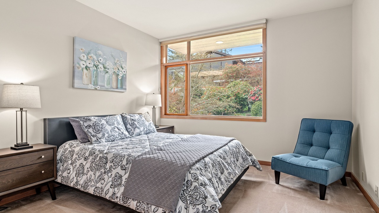 Photo of Bedroom in Lake Forest Park