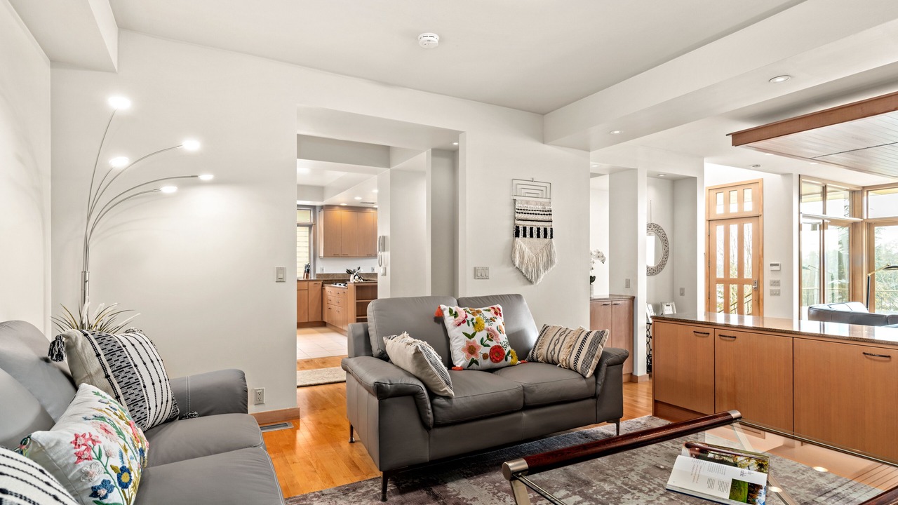 Photo of Livingroom in Lake Forest Park