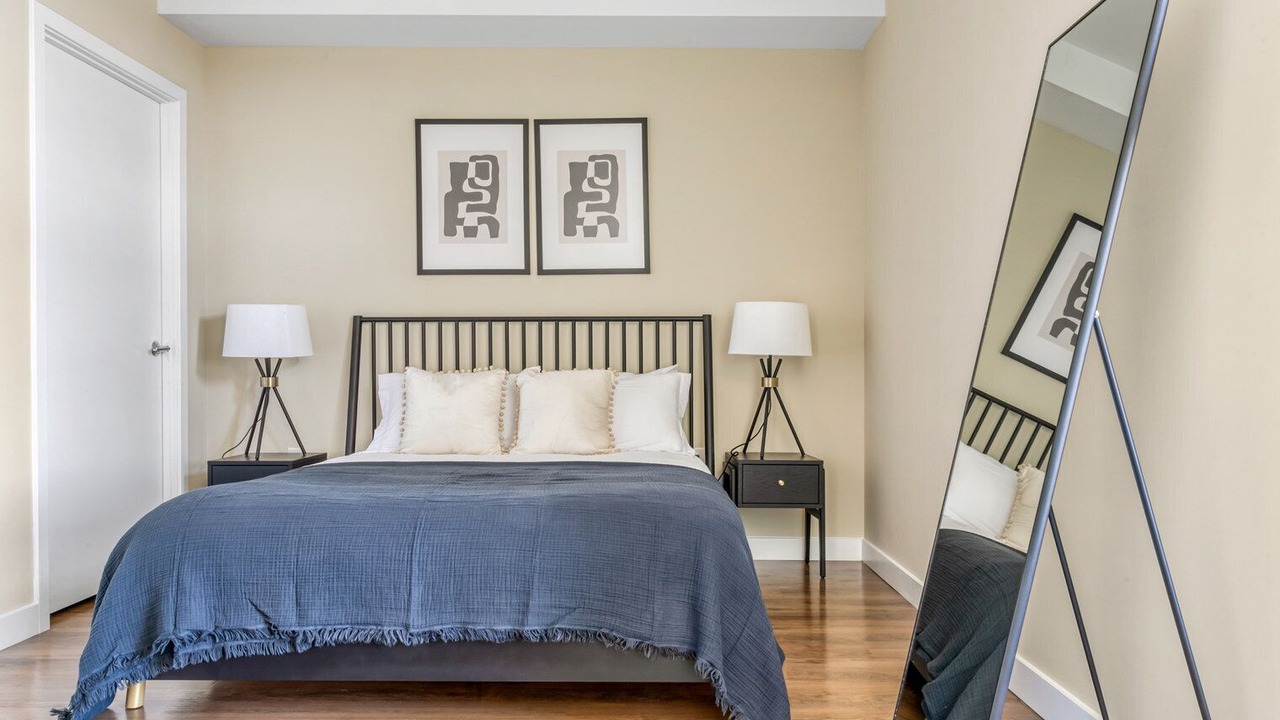 Photo of Bedroom in Theatre District
